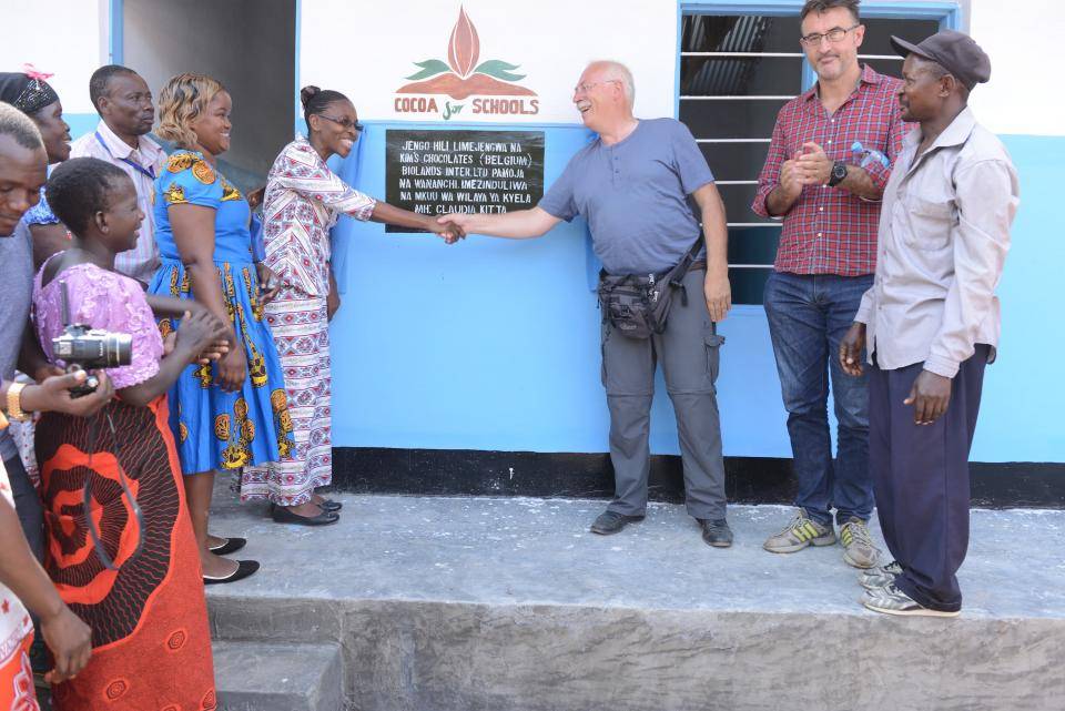 Fons Maex at opening ceremony of a new classroom